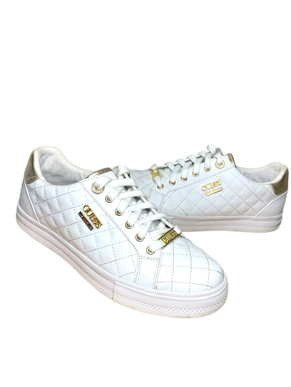 GUESS White Quilted Low-Top Sneakers with Gold Accents Sz 8 Neutral Boujee Shoes